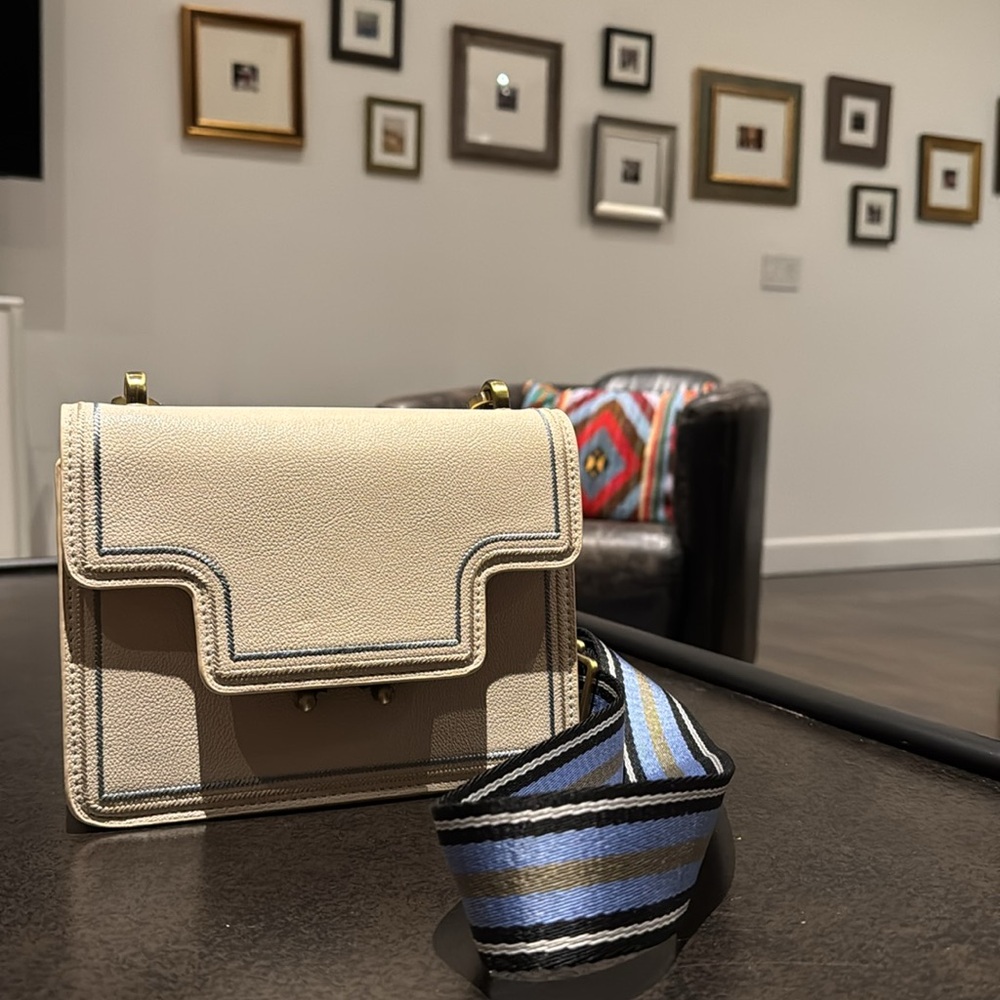 Sondra Robert’s - Crossbody Bag - New